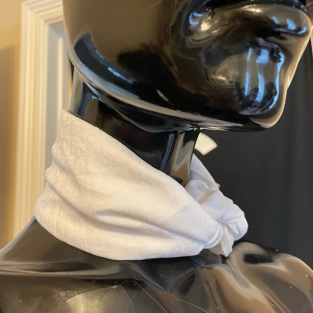 Christian Dior rare white oblique scarf pocket square - Picture 9 of 9